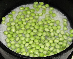 ツタンカーメン エンドウ豆ご飯